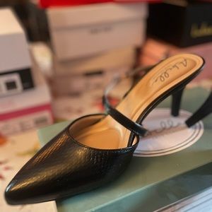 Bella Dress Shoes size 8